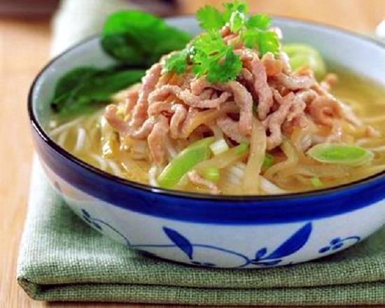 Shredded Pork and Pickled Turnip with Noodle in Soup 榨菜肉丝面